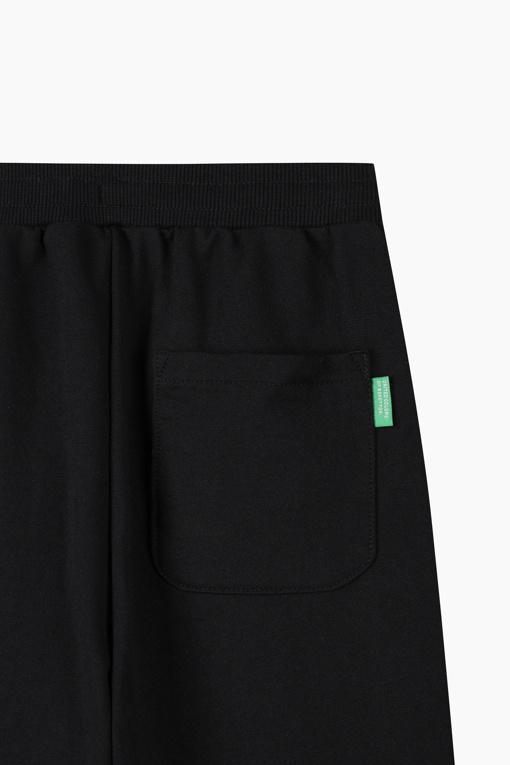 https://img.benettonmall.com/PARTS/KO/26F/QATP03641BK_MB_D14.jpg