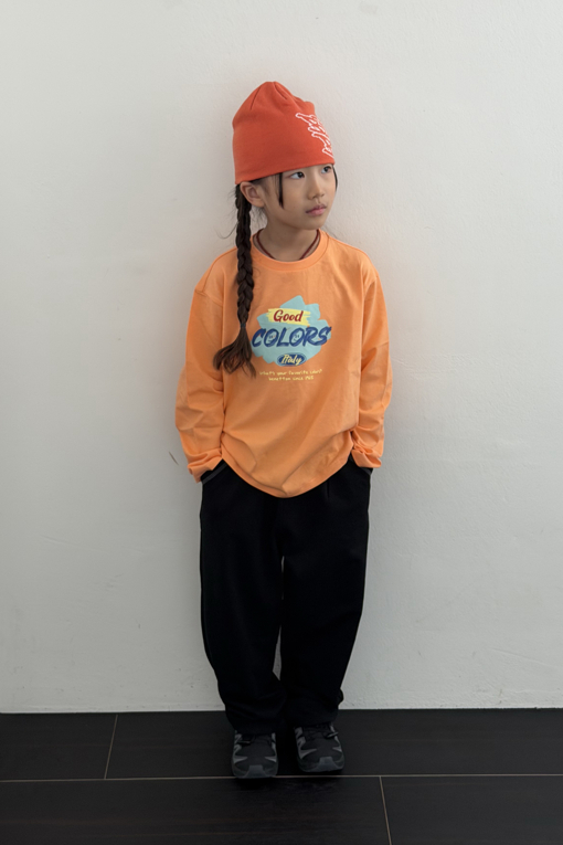 https://img.benettonmall.com/PARTS/KO/26F/QATP03641BK_MB_E2.jpg?cb=1789473790