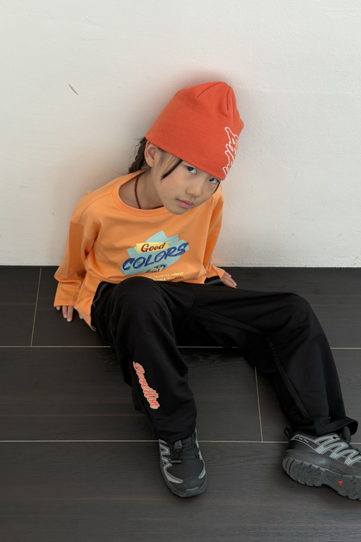 https://img.benettonmall.com/PARTS/KO/26F/QATP03641BK_MB_E3.jpg?cb=1789473790