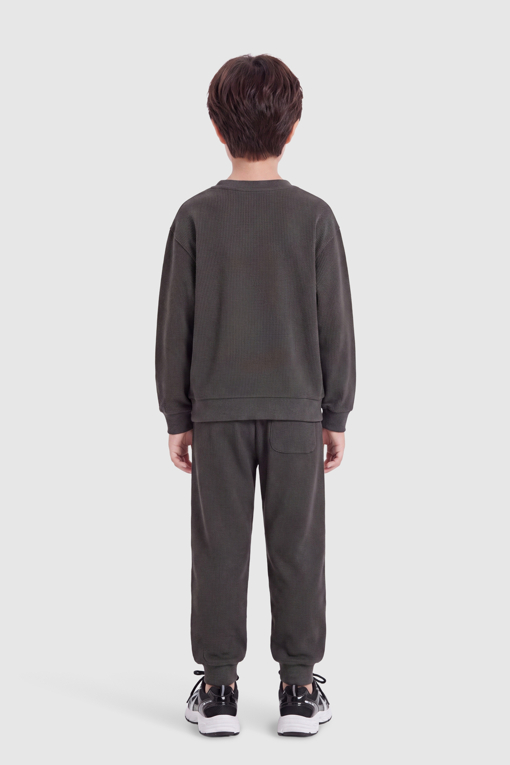 https://img.benettonmall.com/PARTS/KO/26F/QATP04641CG_MB_D4.jpg