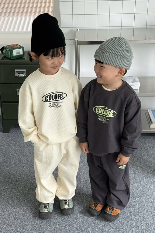 https://img.benettonmall.com/PARTS/KO/26F/QATP04641CG_MB_E1.jpg?cb=1789657820