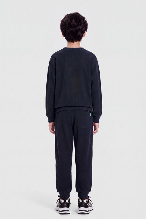 https://img.benettonmall.com/PARTS/KO/26F/QATP04641NY_MB_D4.jpg