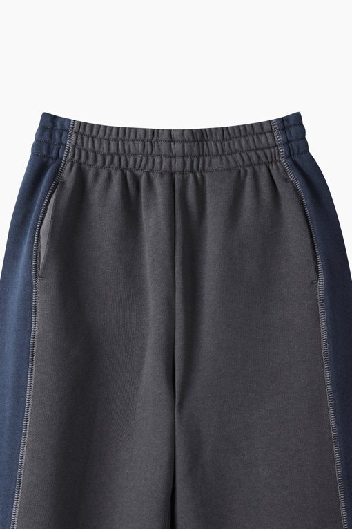 https://img.benettonmall.com/PARTS/KO/26F/QATP05641CG_MB_D2.jpg
