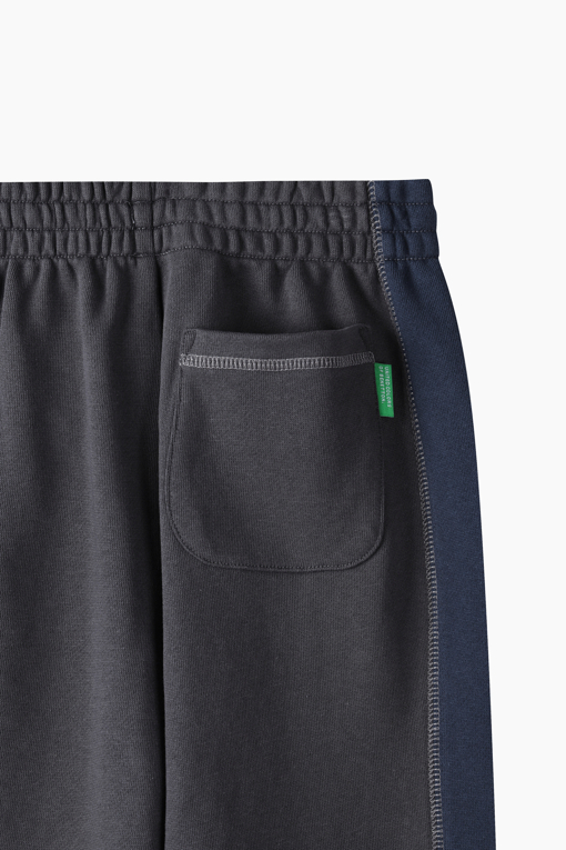 https://img.benettonmall.com/PARTS/KO/26F/QATP05641CG_MB_D4.jpg