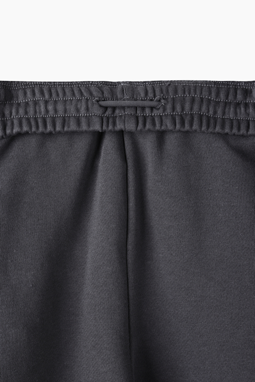 https://img.benettonmall.com/PARTS/KO/26F/QATP05641CG_MB_D5.jpg