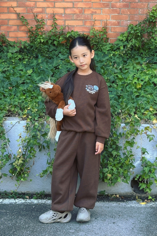 https://img.benettonmall.com/PARTS/KO/26F/QATP06661BR_MB_E2.jpg