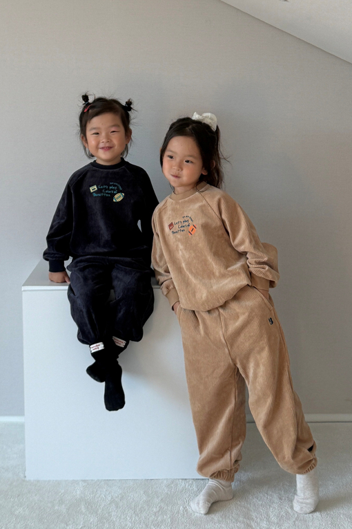 https://img.benettonmall.com/PARTS/KO/26F/QATP07661BE_MB_E5.jpg