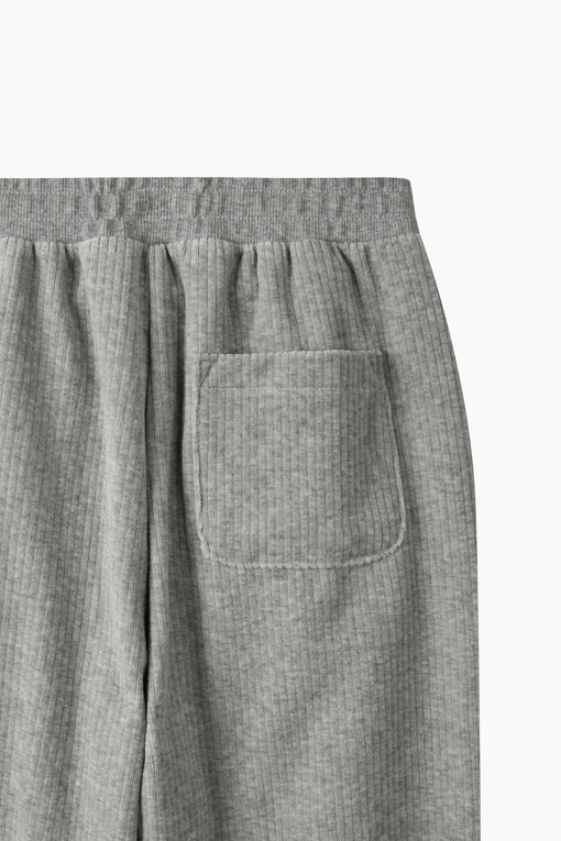 https://img.benettonmall.com/PARTS/KO/26F/QATP07661MG_MB_D3.jpg
