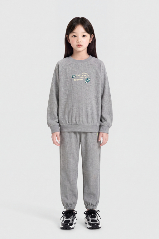 https://img.benettonmall.com/PARTS/KO/26F/QATP07661MG_MB_M0.jpg