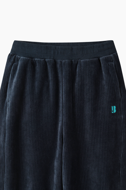 https://img.benettonmall.com/PARTS/KO/26F/QATP07661NY_MB_D2.jpg