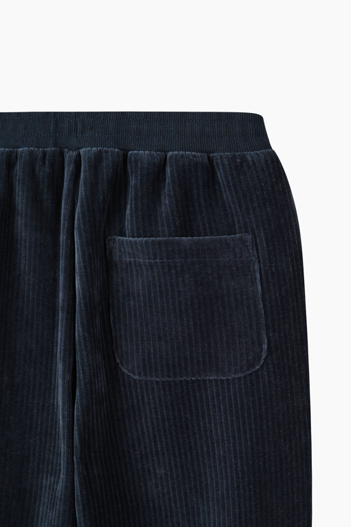 https://img.benettonmall.com/PARTS/KO/26F/QATP07661NY_MB_D3.jpg