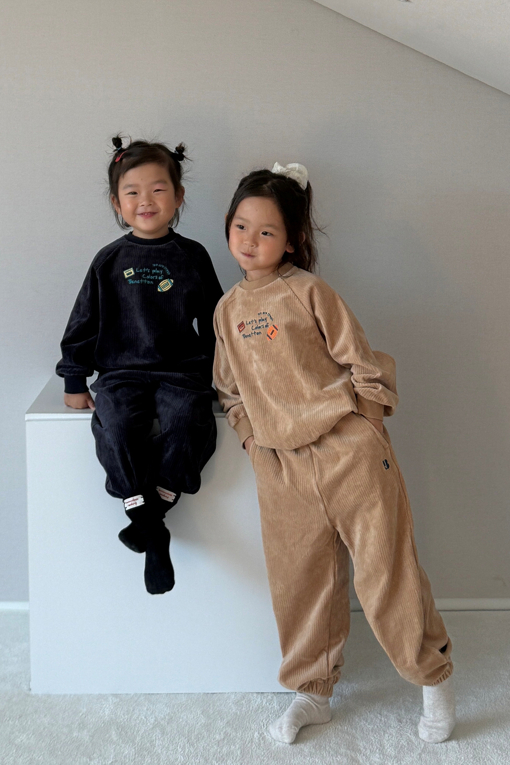 https://img.benettonmall.com/PARTS/KO/26F/QATP07661NY_MB_E3.jpg