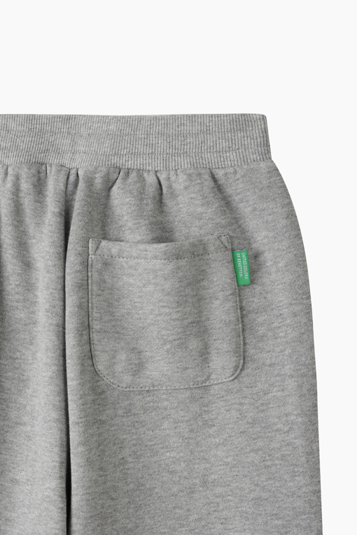 https://img.benettonmall.com/PARTS/KO/26F/QATP08661MG_MB_D3.jpg