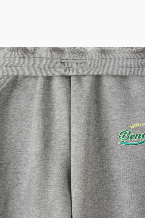 https://img.benettonmall.com/PARTS/KO/26F/QATP08661MG_MB_D4.jpg