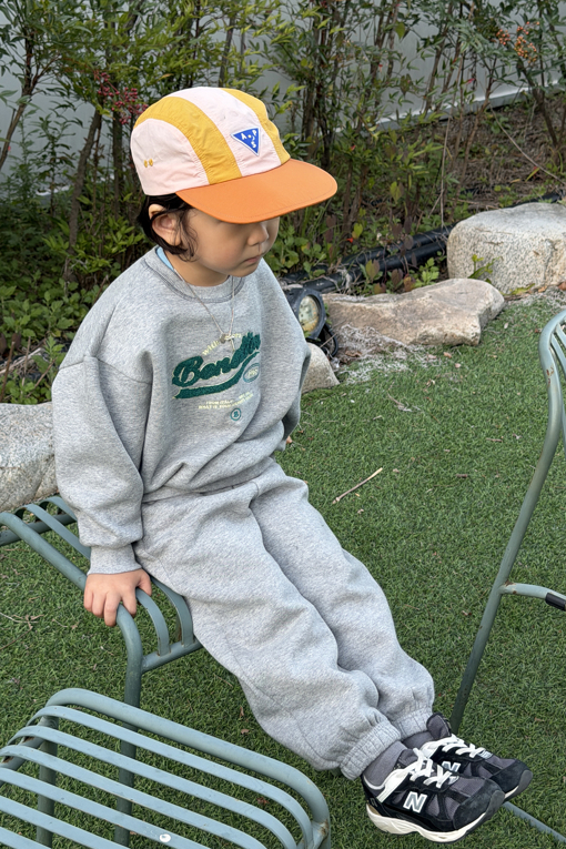 https://img.benettonmall.com/PARTS/KO/26F/QATP08661MG_MB_E1.jpg