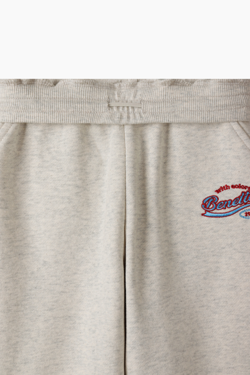https://img.benettonmall.com/PARTS/KO/26F/QATP08661OT_MB_D4.jpg