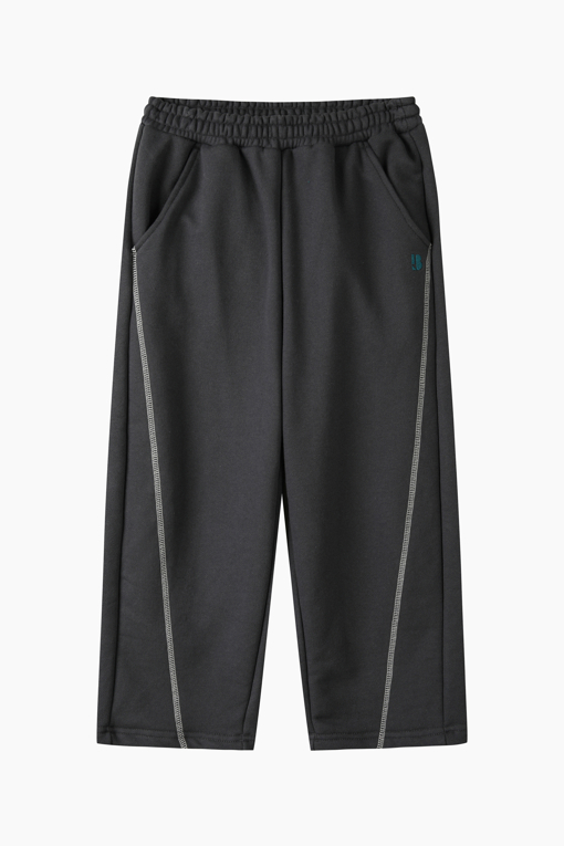 https://img.benettonmall.com/PARTS/KO/26F/QATP09661CG_MB_D0.jpg