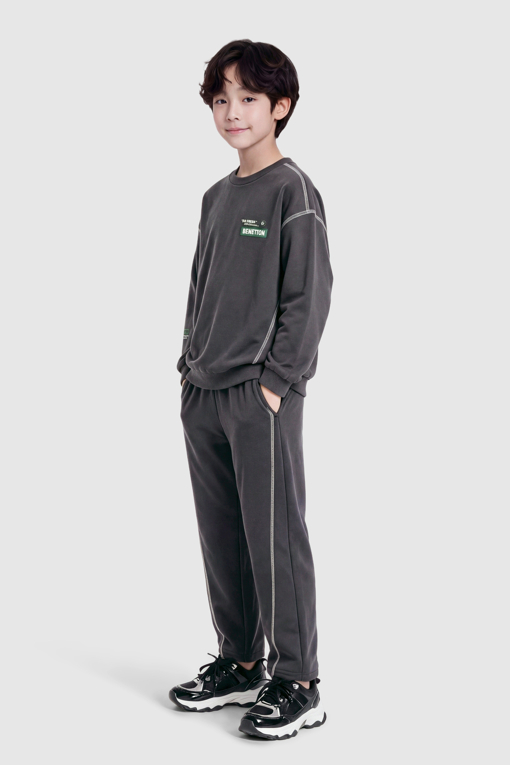 https://img.benettonmall.com/PARTS/KO/26F/QATP09661CG_MB_M2.jpg