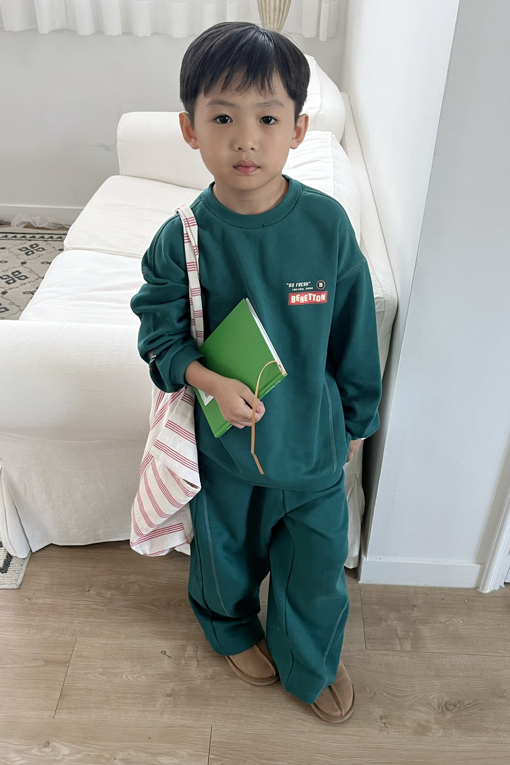 https://img.benettonmall.com/PARTS/KO/26F/QATP09661GN_MB_E1.jpg