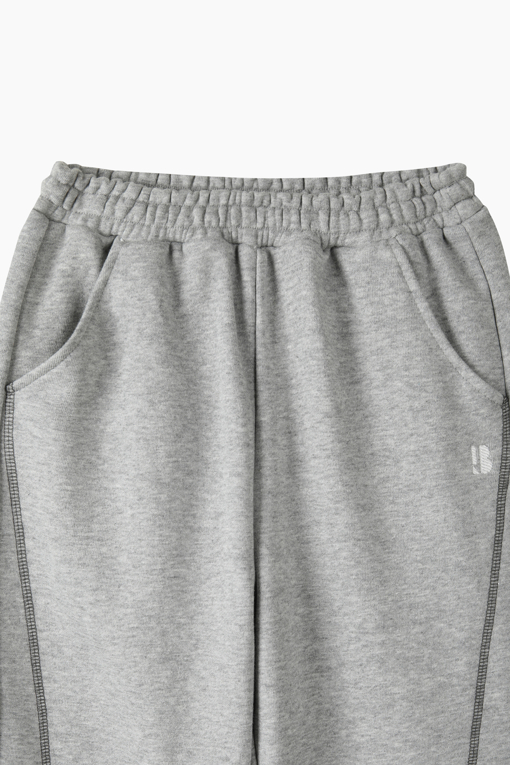 https://img.benettonmall.com/PARTS/KO/26F/QATP09661MG_MB_D2.jpg