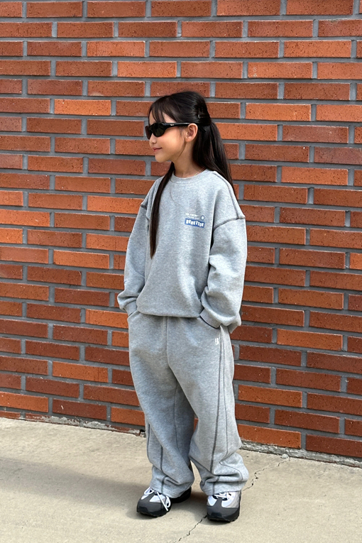 https://img.benettonmall.com/PARTS/KO/26F/QATP09661MG_MB_E0.jpg