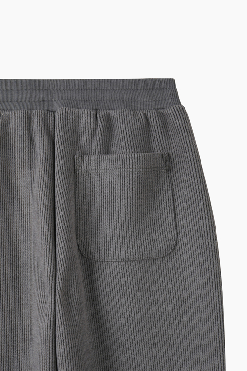 https://img.benettonmall.com/PARTS/KO/26F/QATP11661CG_MB_D5.jpg