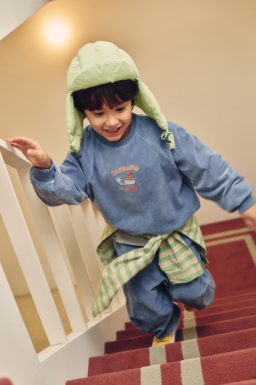 https://img.benettonmall.com/PARTS/KO/26F/QATP12661BL_MB_D1.jpg