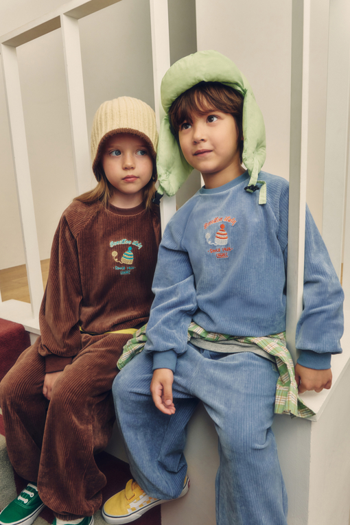 https://img.benettonmall.com/PARTS/KO/26F/QATP12661BL_MB_D2.jpg