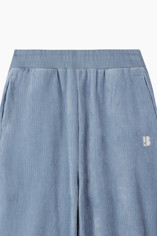 https://img.benettonmall.com/PARTS/KO/26F/QATP12661BL_MB_D5.jpg