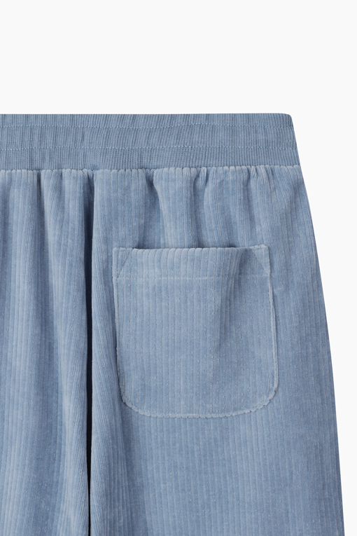 https://img.benettonmall.com/PARTS/KO/26F/QATP12661BL_MB_D6.jpg