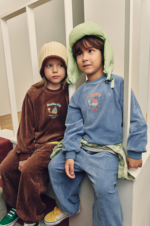 https://img.benettonmall.com/PARTS/KO/26F/QATP12661BR_MB_D1.jpg