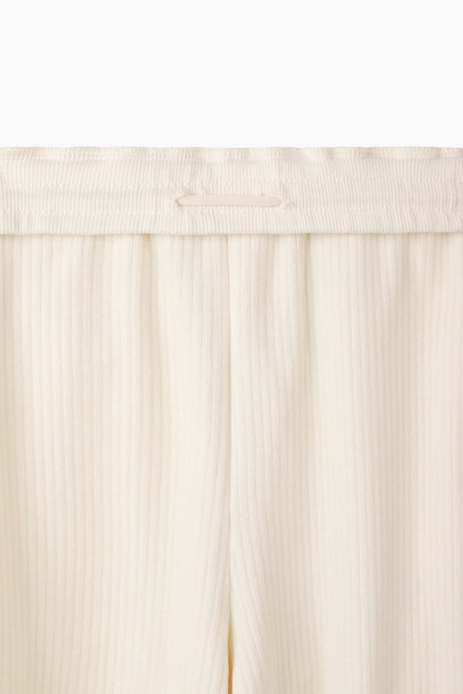 https://img.benettonmall.com/PARTS/KO/26F/QATP12661CR_MB_D5.jpg