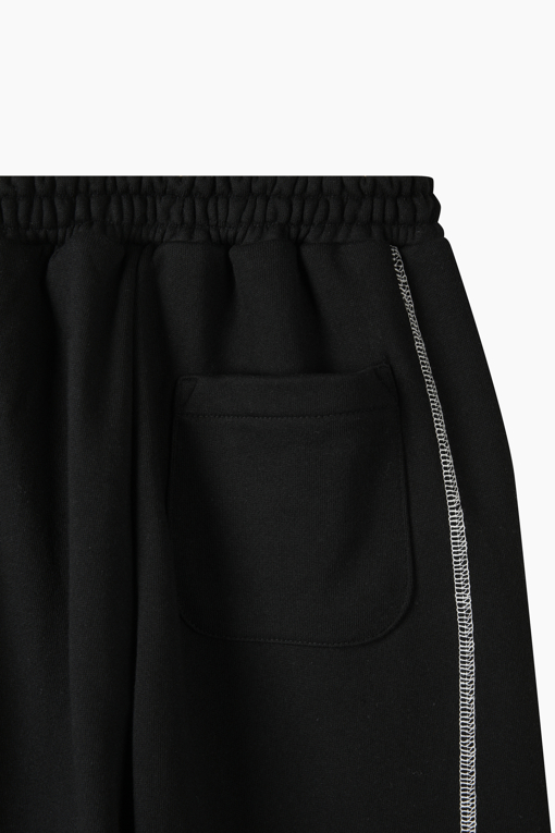https://img.benettonmall.com/PARTS/KO/26F/QATP13661BK_MB_D5.jpg