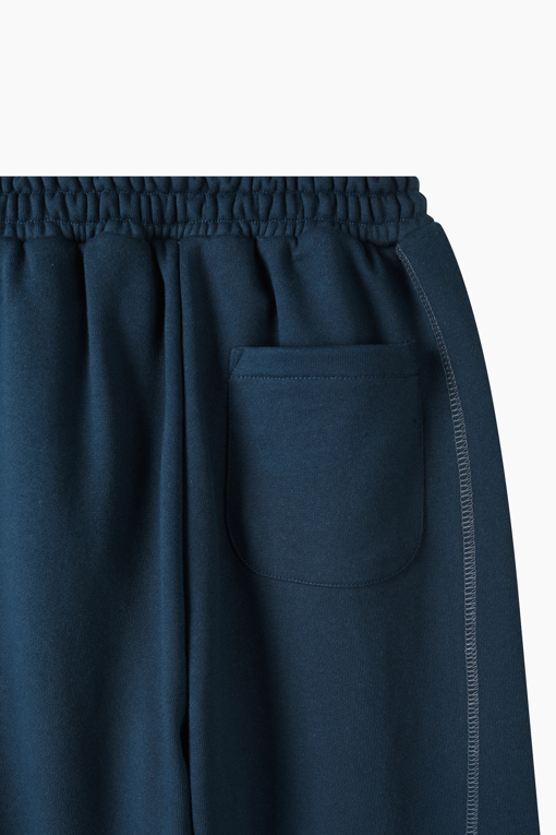 https://img.benettonmall.com/PARTS/KO/26F/QATP13661NY_MB_D5.jpg
