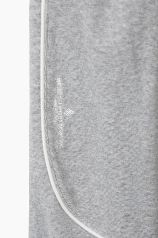 https://img.benettonmall.com/PARTS/KO/26F/QATP14661MG_MB_D3.jpg