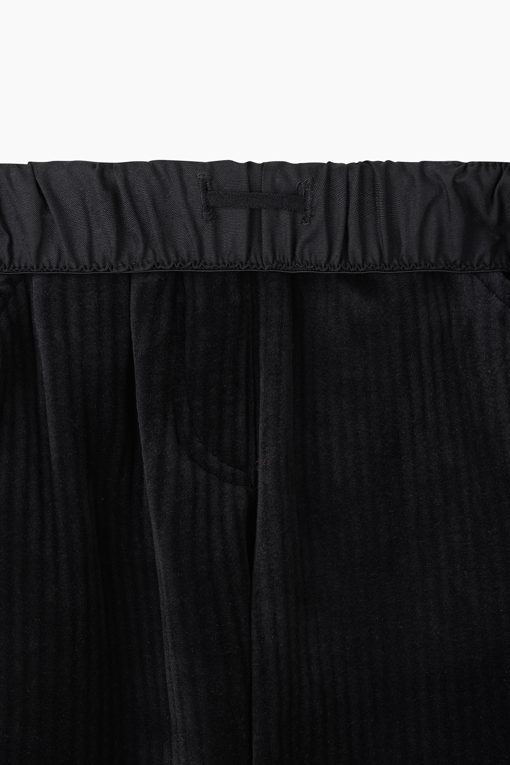 https://img.benettonmall.com/PARTS/KO/26F/QATP18661BK_MB_D4.jpg