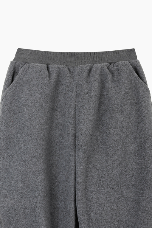 https://img.benettonmall.com/PARTS/KO/26F/QATPG1661CG_MB_D2.jpg