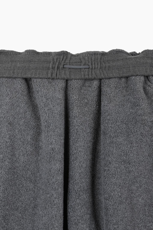 https://img.benettonmall.com/PARTS/KO/26F/QATPG1661CG_MB_D5.jpg