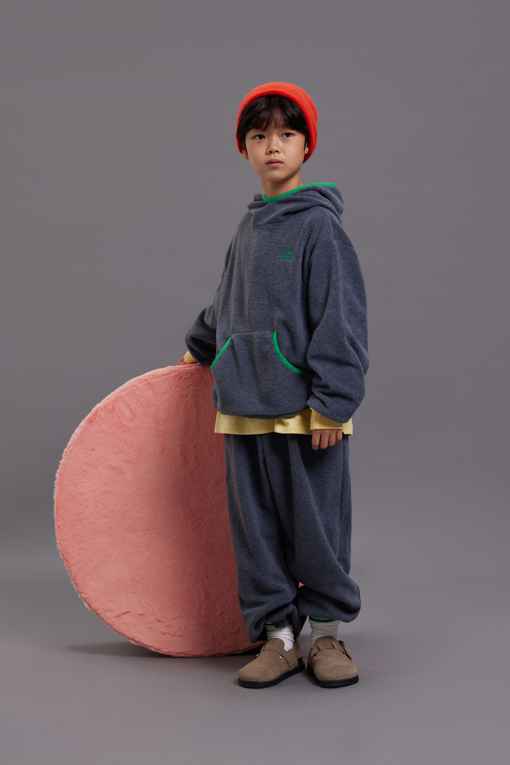 https://img.benettonmall.com/PARTS/KO/26F/QATPG1661CG_MB_M0.jpg