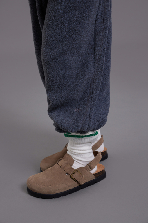 https://img.benettonmall.com/PARTS/KO/26F/QATPG1661CG_MB_M4.jpg