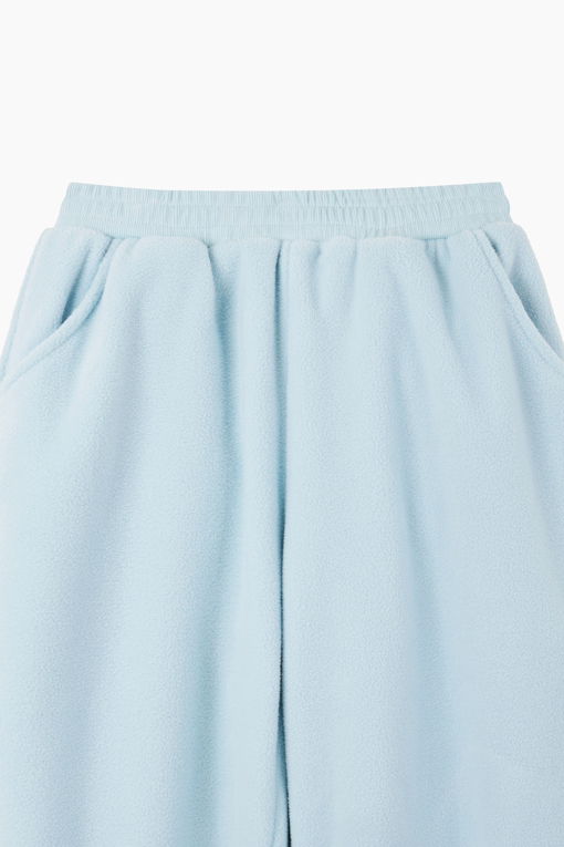 https://img.benettonmall.com/PARTS/KO/26F/QATPG1661LB_MB_D2.jpg