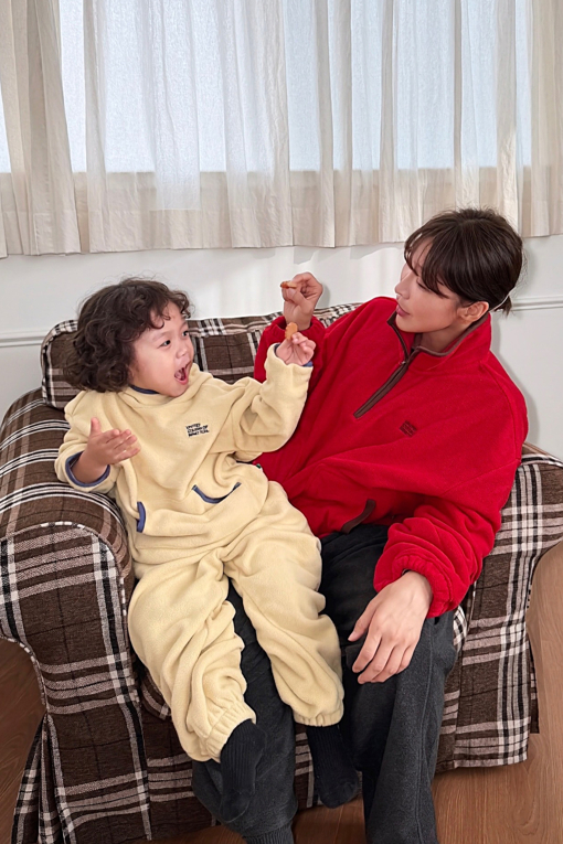 https://img.benettonmall.com/PARTS/KO/26F/QATPG1661YE_MB_E2.jpg