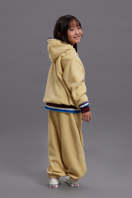 https://img.benettonmall.com/PARTS/KO/26F/QATPG1661YE_MB_M4.jpg