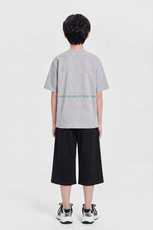 https://img.benettonmall.com/PARTS/KO/26F/QATS01641MG_MB_D2.jpg?cb=1788777065