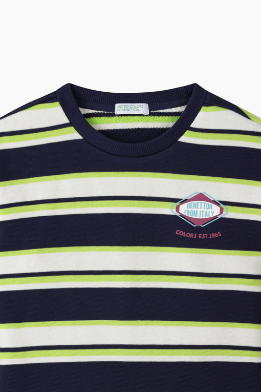 https://img.benettonmall.com/PARTS/KO/26F/QATS03641NY_MB_D2.jpg?cb=1789473790