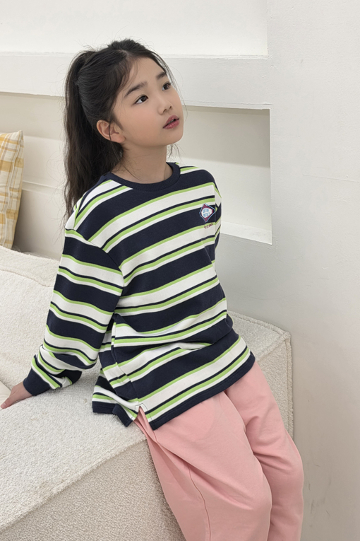 https://img.benettonmall.com/PARTS/KO/26F/QATS03641NY_MB_E0.jpg?cb=1789473790