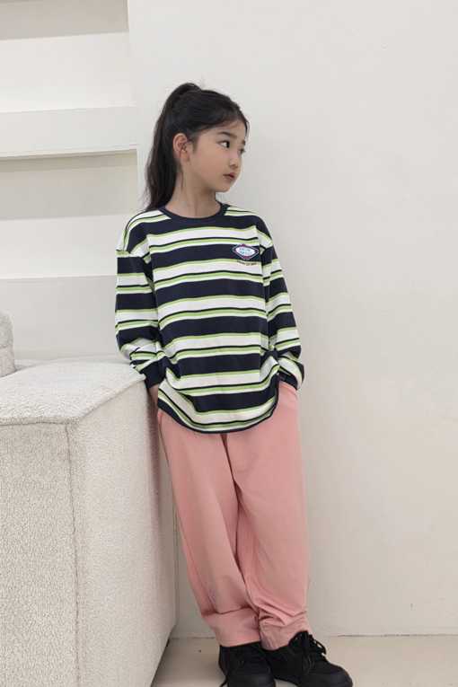 https://img.benettonmall.com/PARTS/KO/26F/QATS03641NY_MB_E1.jpg?cb=1789473790