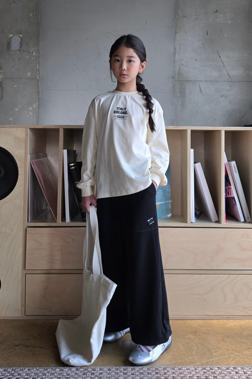 https://img.benettonmall.com/PARTS/KO/26F/QATS07641CR_MB_D2.jpg?cb=1785406391