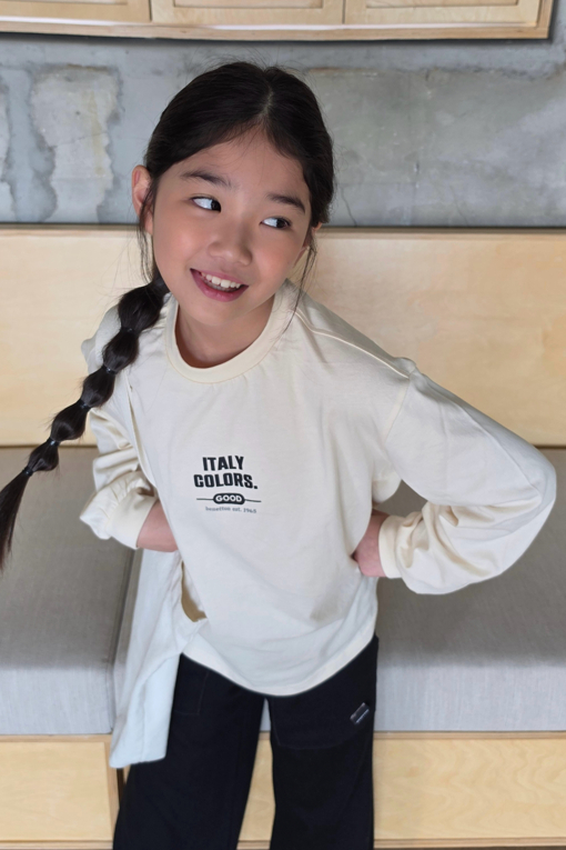https://img.benettonmall.com/PARTS/KO/26F/QATS07641CR_MB_D4.jpg?cb=1785406391