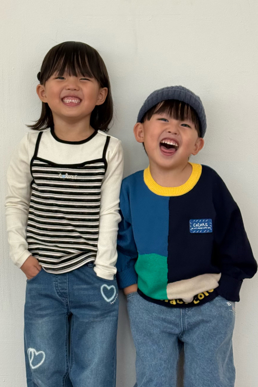 https://img.benettonmall.com/PARTS/KO/26F/QATS09641BK_MB_E4.jpg?cb=1788777065